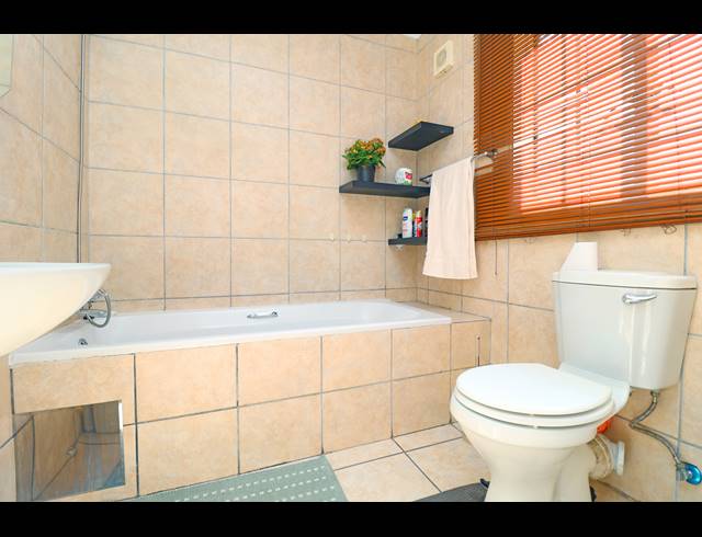 1 BEDROOM APARTMENT FOR SALE IN FERNDALE